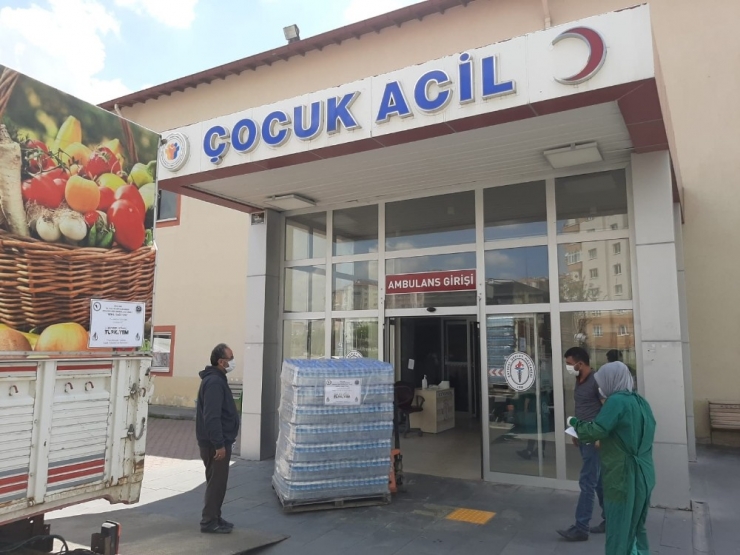 466 Yıllık Vakıftan Sağlık Çalışanlarına Su Desteği