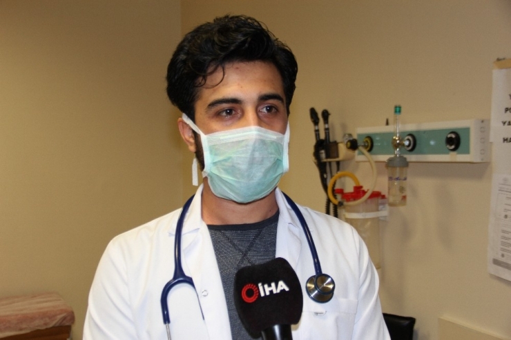 Hastalığı Yenen Doktor, İlk Olarak İmmün Plazmasını Bağışladı