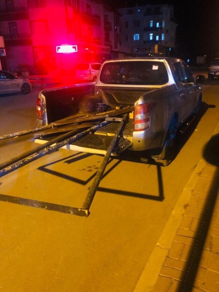 400 Bin Tl Değerinde Trafoyu Çalarken Suçüstü Yakalandılar