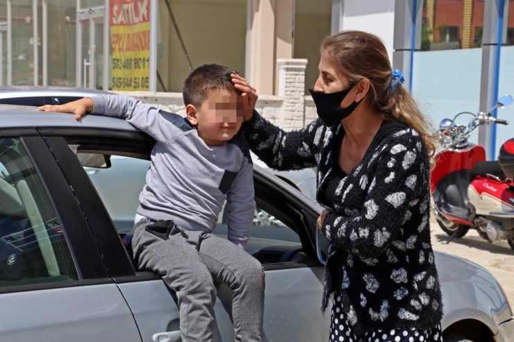 Oğlunun Elinden Cep Telefonu Çalınınca Polisi Aradığına Pişman Oldu