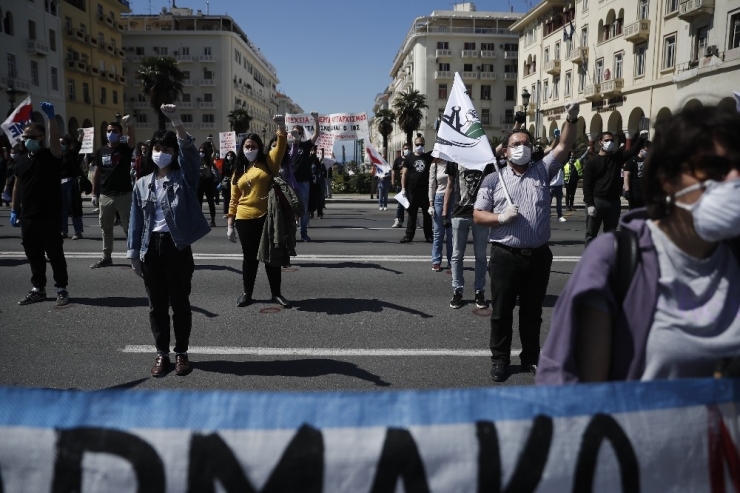 Yunanistan’da 1 Mayıs Şarkılarla Kutladı