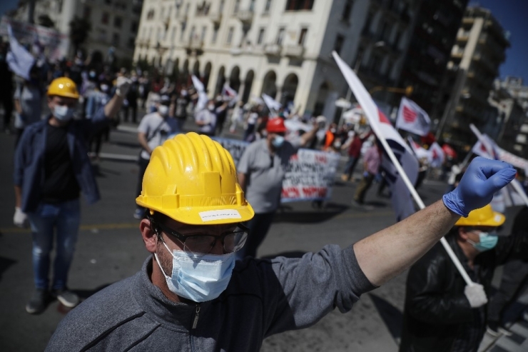 Yunanistan’da 1 Mayıs Şarkılarla Kutladı