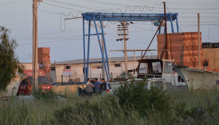 Eski İş Yerine Geldi, Patronunu Silahla Vurdu