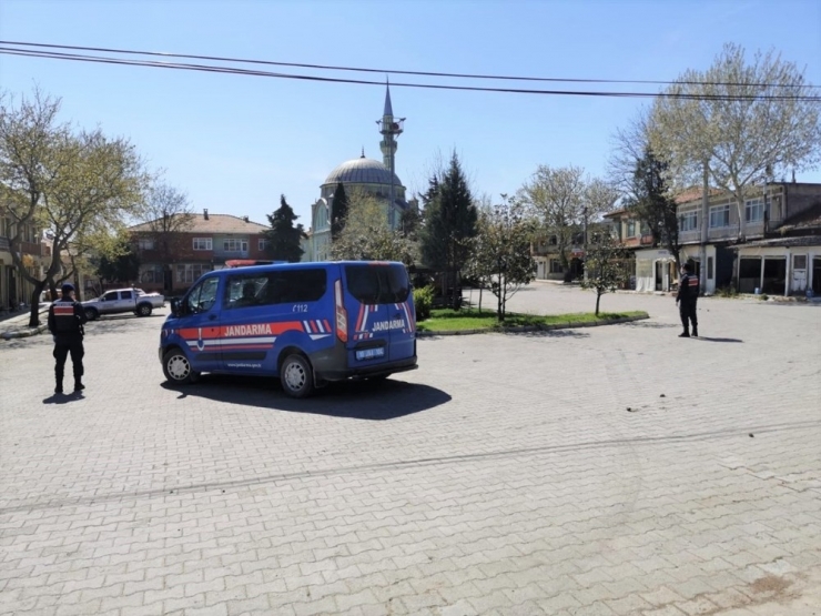 Balıkesir’de Jandarma Ekipleri Huzur Uygulaması Yaptı