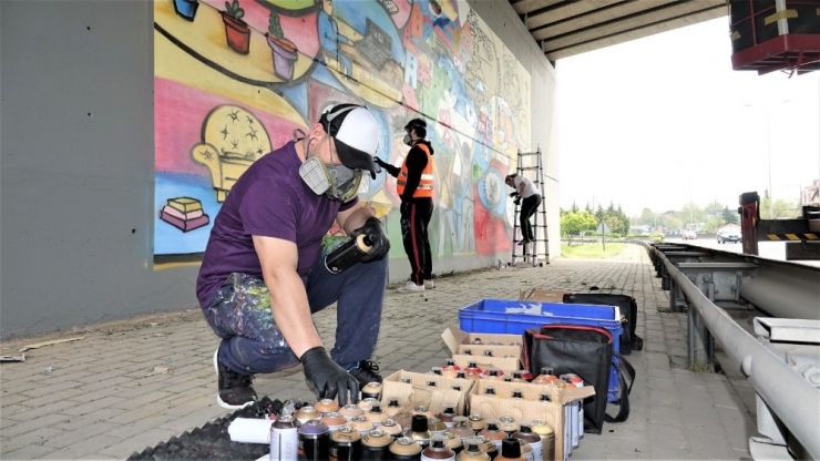 Başiskele’yi Minik Ressamların Resimleri Renklendiriyor