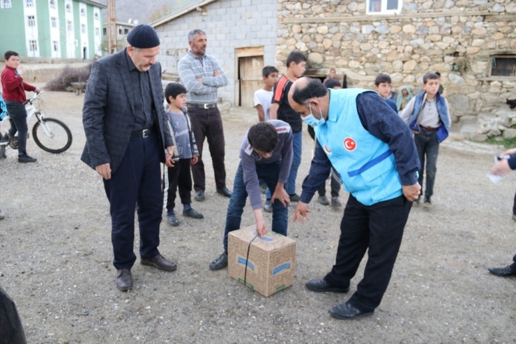 Hizan Müftülüğünden İhtiyaç Sahibi 150 Aileye Yardım