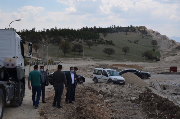 Bölge Müdürü Güzel, Heyelanın Meydana Geldiği Yolu İnceledi