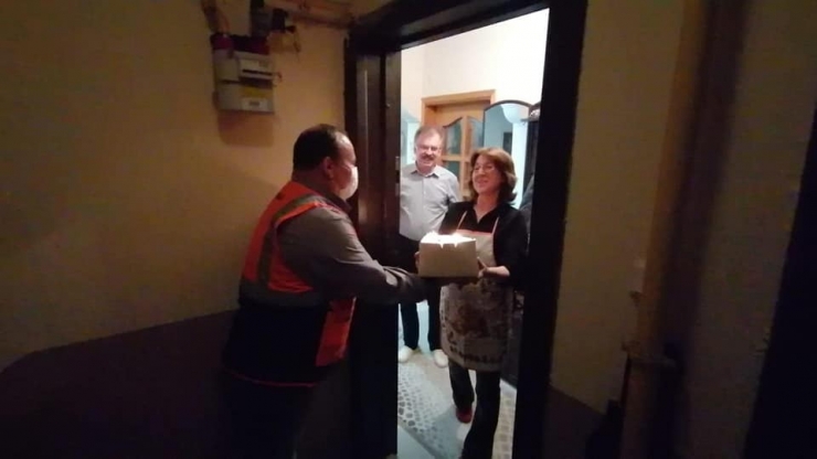 Çan’da Vefa Grubundan Öğretmene Sürpriz Doğum Günü