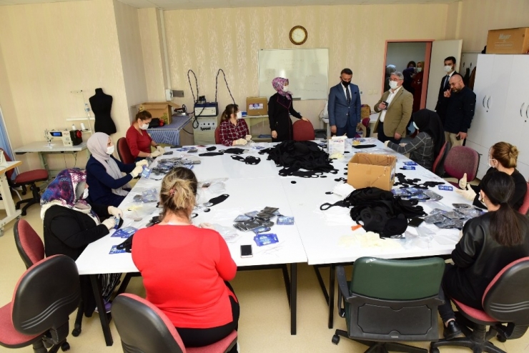 Çorum’da Belediye Her Eve Yıkanabilir Maske Dağıtacak