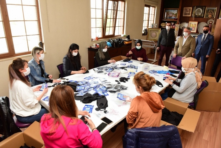 Çorum’da Belediye Her Eve Yıkanabilir Maske Dağıtacak