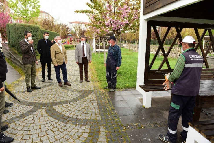 Çorum’da Bank Ve Kameriyeler Koronavirüs Sonrasına Hazırlanıyor