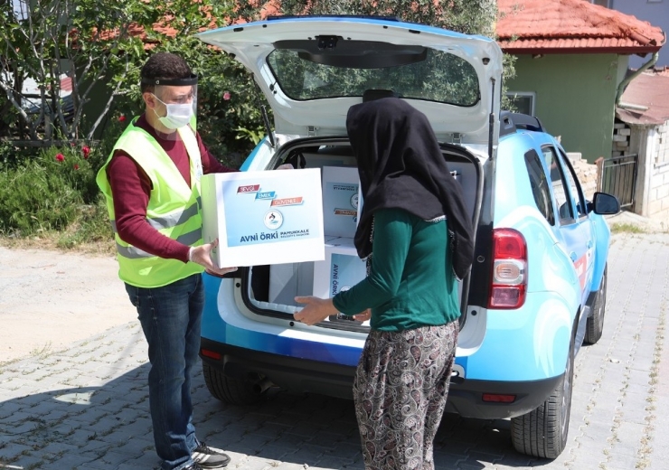 İhtiyaç Sahibi Vatandaşlara Pamukkale Belediyesi’nden Ramazan Paketi