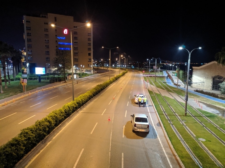 İzmir’de 3 Günlük Sokağa Çıkma Kısıtlaması Başladı