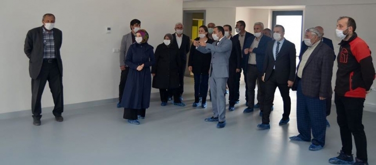 Kaymakam Kaykaç, İlçede Yapımı Devam Eden Tesisleri İnceledi