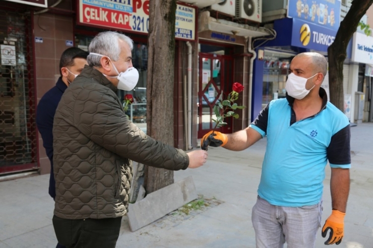 Büyükşehir Belediyesi Genel Sekreteri Gündoğdu, 1 Mayıs’ta Çalışan İşçilerin Bayramını Kutladı