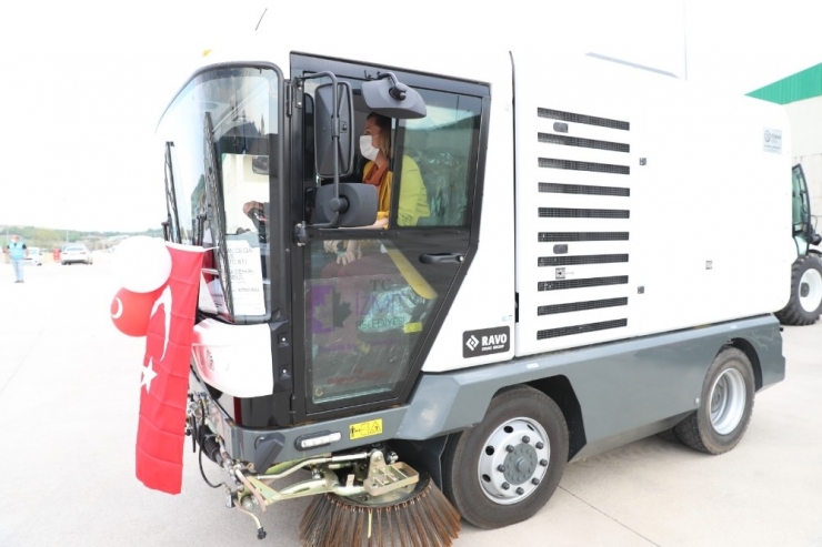 İzmit’te Temizlik Araçları Kadın Şoförlere Emanet Edilecek