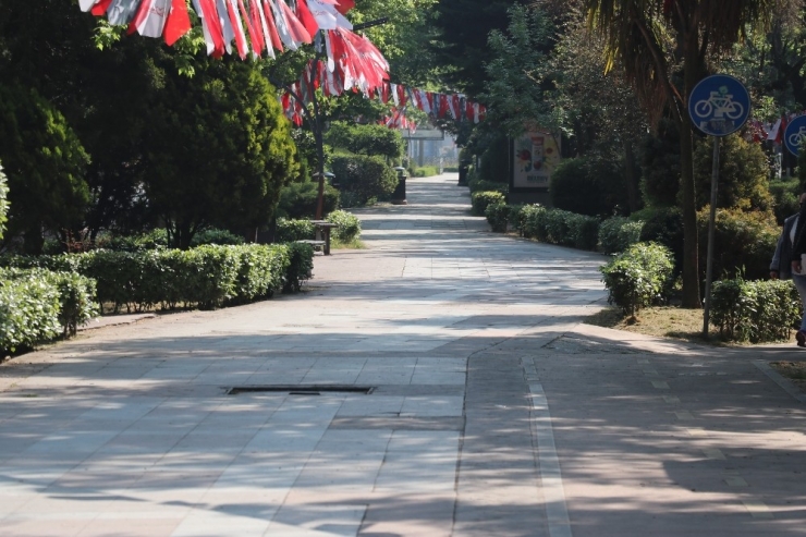 Kocaeli’de Boş Kalan Sokaklar Kuş Sesleri İle Yankılandı