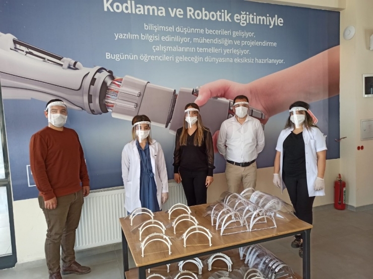 Bahçeşehir Kolejinden Sağlıkçılara Siperlik Desteği