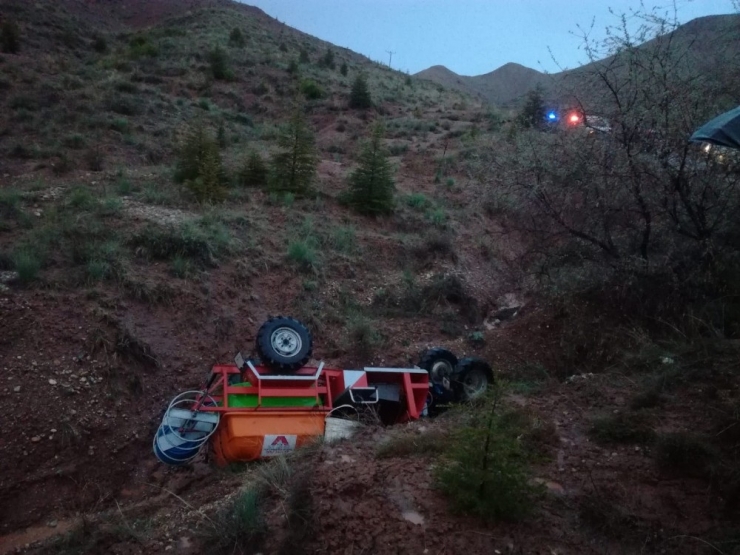 Çapa Motoru Şarampole Yuvarlandı: 1 Ölü, 1 Yaralı