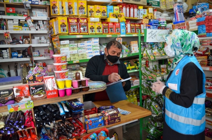 Bakkal Bakkal Gezerek İhtiyaç Sahibi Ailelerin Borcunu Ödediler