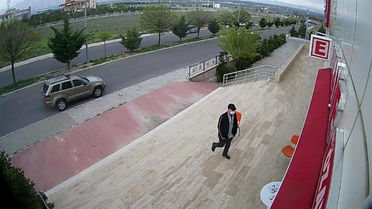 Eczanede Bıçaklı Soygun