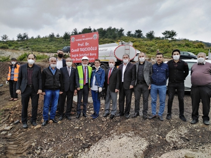 Belediye, İşçilerin 20 Yıllık Borcunu Ödedi