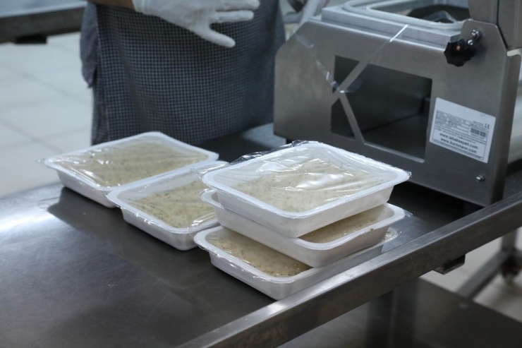 Sincan’da 110 Haneye Sıcak Yemek Yardımı