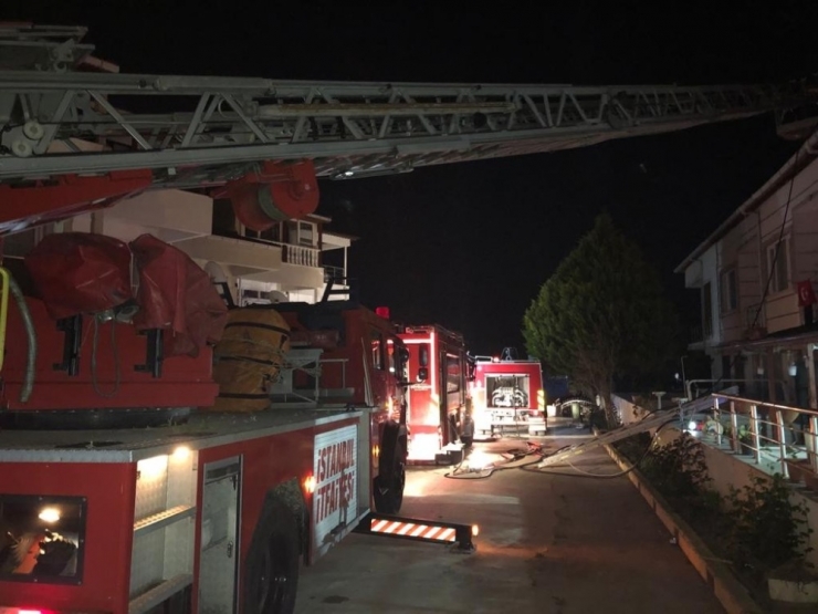 Silivri’de Çatı Yangını