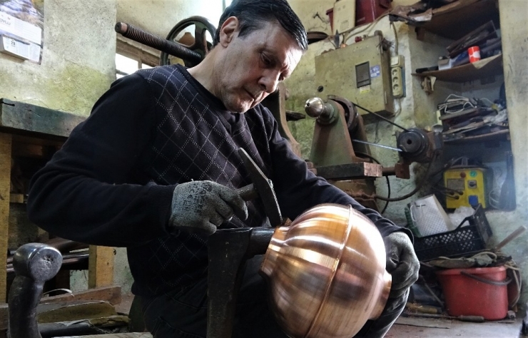 Her Gün ’Alem’ Yaparak Genç Kalıyor