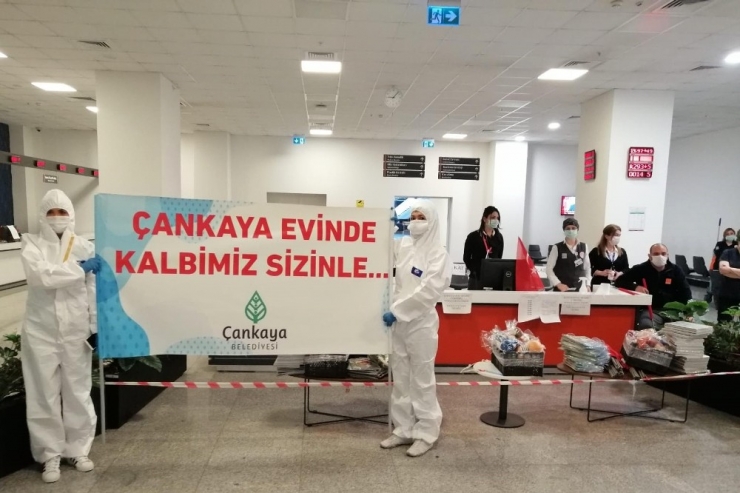 Çankaya Evleri Kursiyerlerinden Çocukların Yüzünü Güldüren Hareket