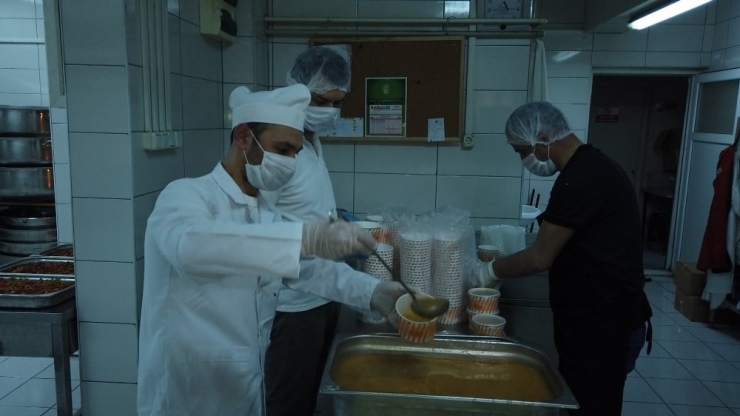 Dursunbey’de Evlere Servis İftar