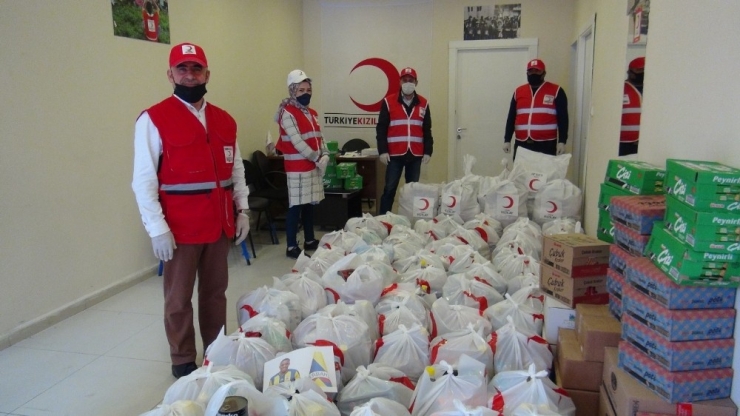 Fenerbahçeli Garry Rodrigues’in Gönderdiği Yardım Kolileri Bitlis’e Dağıtıldı