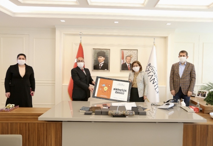 Gaziantep Büyükşehir Personellerinin Fikirlerini Destekliyor