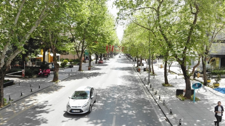 Bağdat Caddesi Kısıtlamanın 2’inci Gününde Boş Kaldı