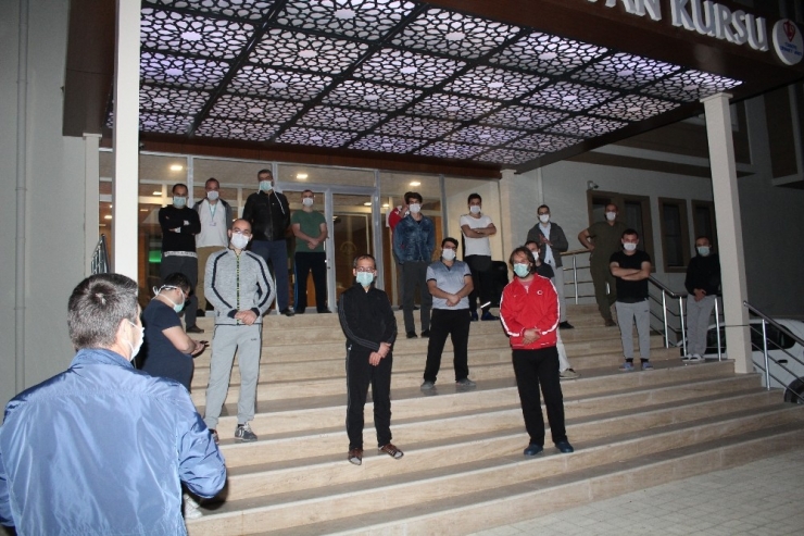 Bursa’da Kur’an Kursu Sağlık Çalışanlarına Otel Oldu