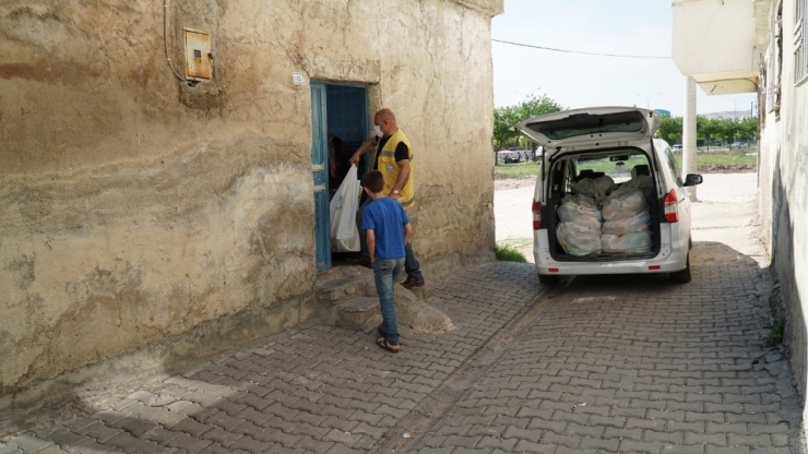 İhtiyaç Sahibi Ailelere İftarlık Yemek