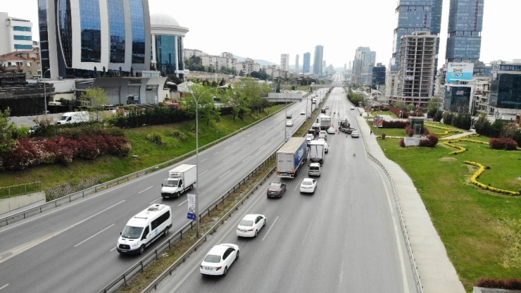 Sokağa Çıkma Kısıtlamasında Dışarıda Olan Kadın Sürücüden Şaşırtan Savunma