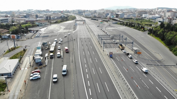 İstanbullular Sokağa Çıkma Kısıtlamasına Büyük Oranda Uyuyor