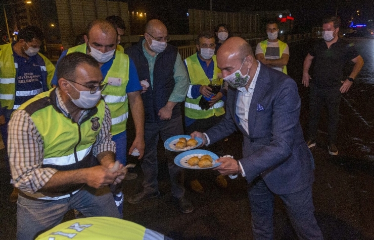 Trafik Durdu Büyükşehir Yol Yaptı