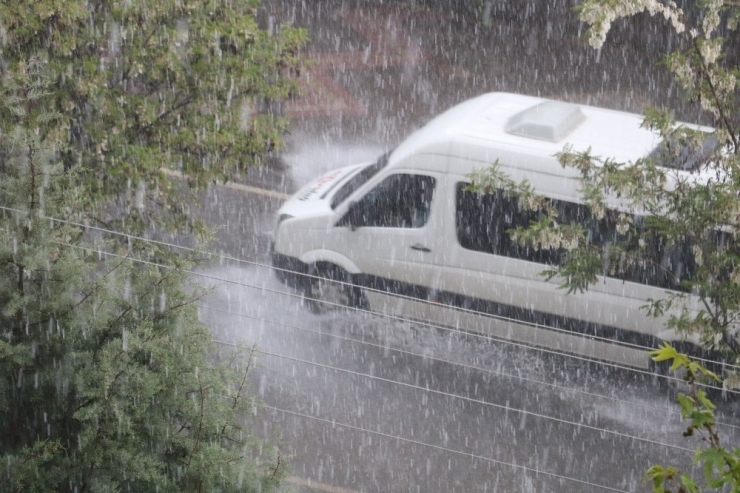 Kahramanmaraş’ta Yağmur Ve Dolu Etkili Oldu