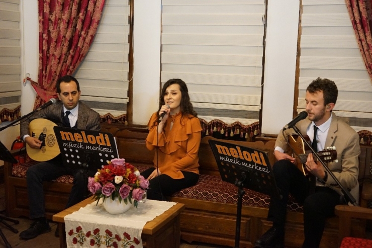 Kastamonu Belediyesi, Sosyal Medyadan Verdiği Konserle Nostaljiyi Yaşattı