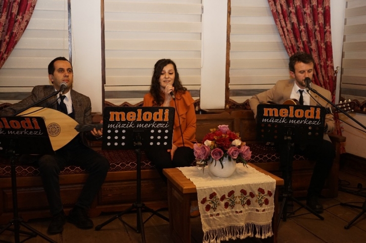 Kastamonu Belediyesi, Sosyal Medyadan Verdiği Konserle Nostaljiyi Yaşattı