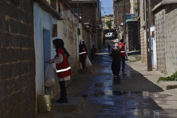Kızılay’dan Vatandaşlara Ramazan Pidesi İkramı