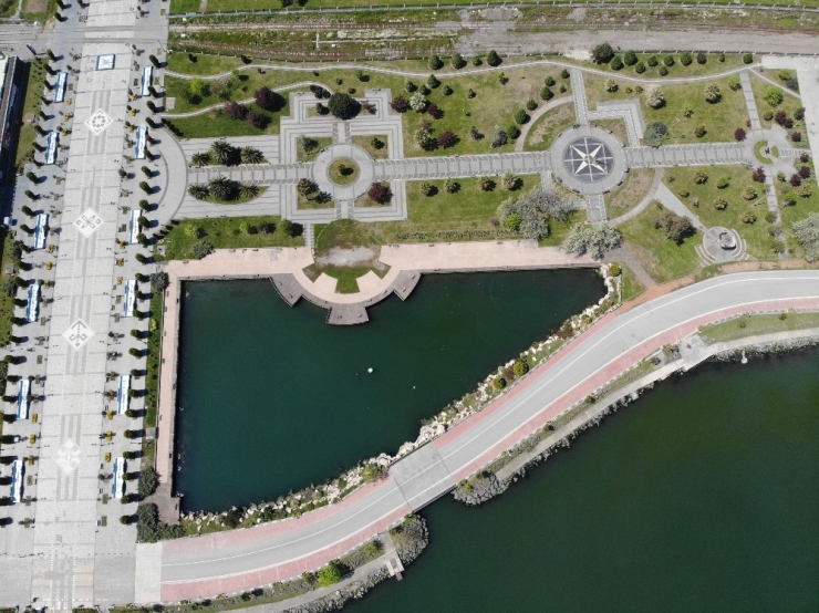 Kısıtlamanın İkinci Gününde De Samsunlular Evde Kaldı