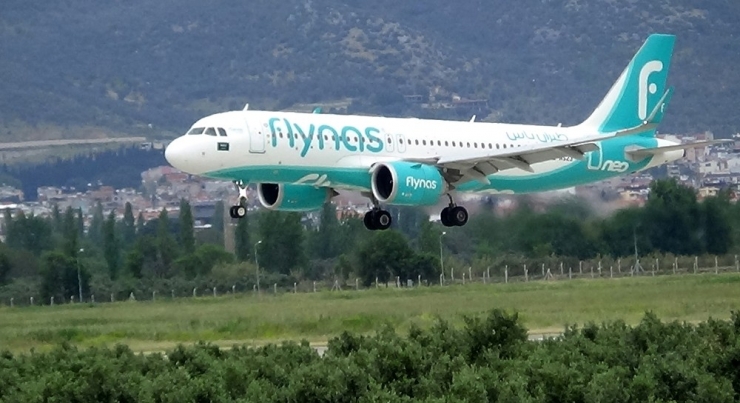 Yurt Dışından Gelen Yolculara Apronda Tek Sıralı Önlem