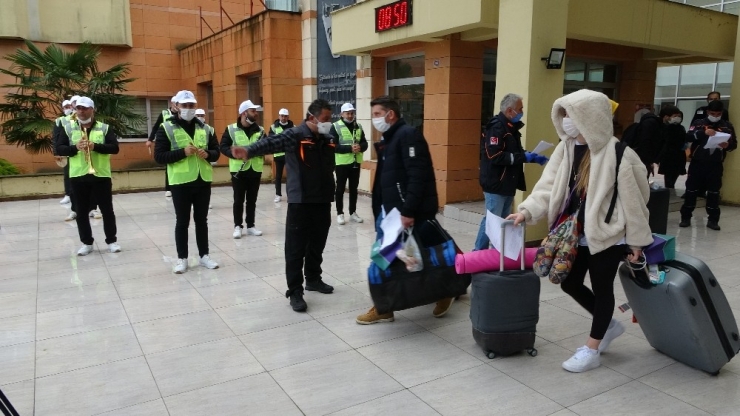 Karantina Sürecini Tamamlayan Vatandaş: “Korktuk Ama Bize Çok Güzel Baktılar”