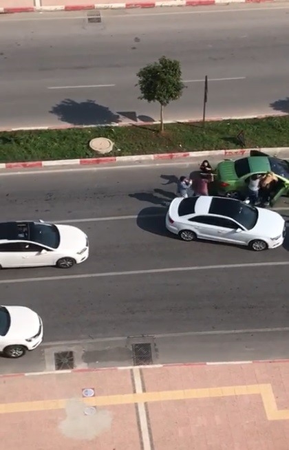 Trafikte Tartıştığı Kadınları Sopayla Dövdü