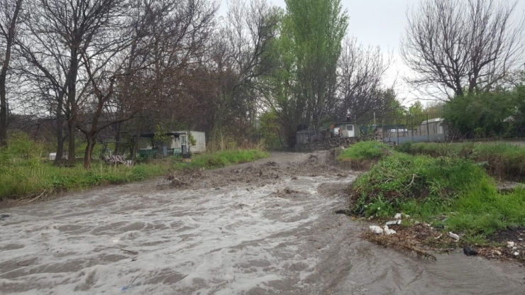 Nevşehir’de Etkili Olan Yağış Sele Neden Oldu