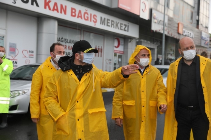 Belediye Ekipleri Yağış İle Birlikte Teyakkuza Geçti