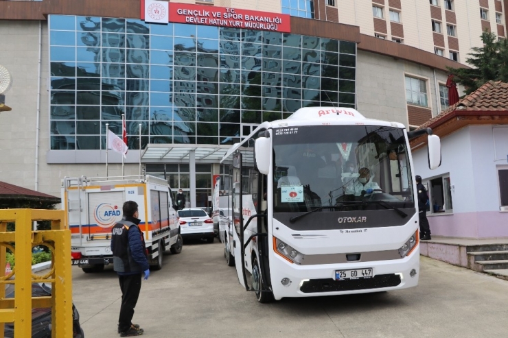 Karantina Süreci Tamamlanan Vatandaşlar Memleketine Uğurlandı